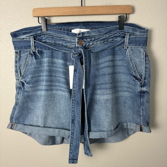 KanCan NWT Sandra High-Rise Belted Jean Shorts - Picture 2 of 10